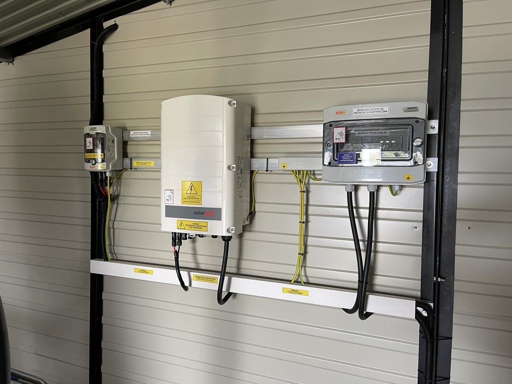SolarEdge SE3K-RWBTEBEN4  (dedykowany dla mnimum 8 optymalizatorów)